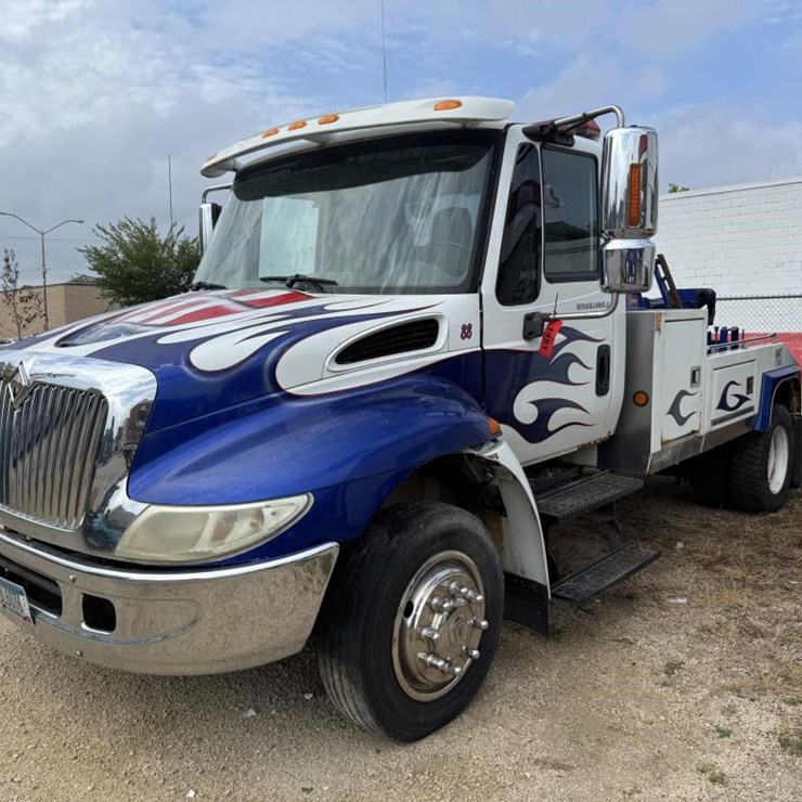 2006 INTERNATIONAL DURASTAR 4300