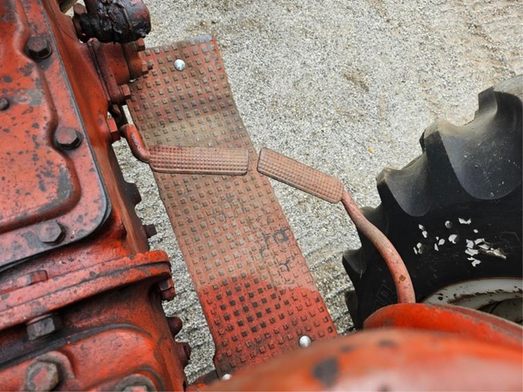 2017-ford-tractor-image-18