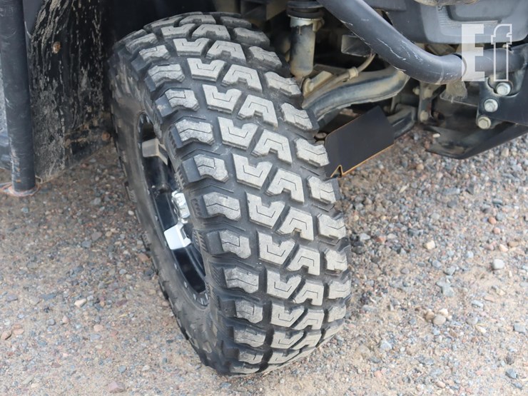 2019-john-deere-gator-xuv-835m-image-12