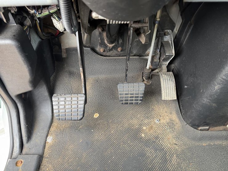 2004-international-durastar-4400-image-54