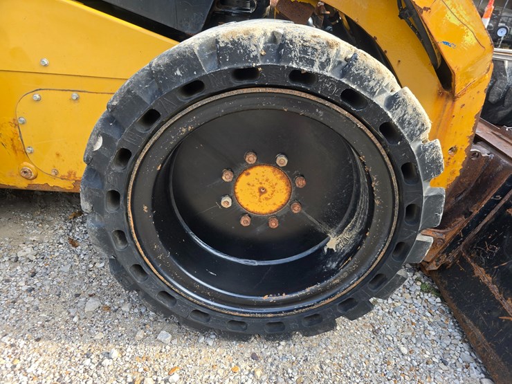 2020-caterpillar-262d3-image-38