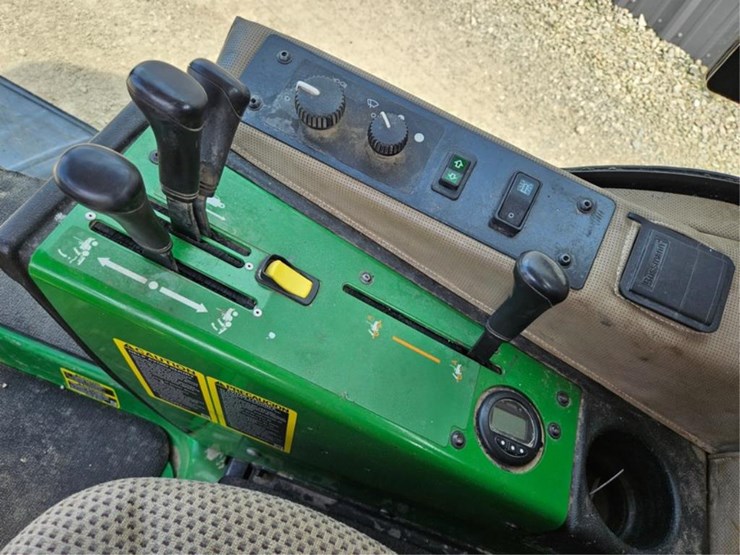 john-deere-1575-image-23