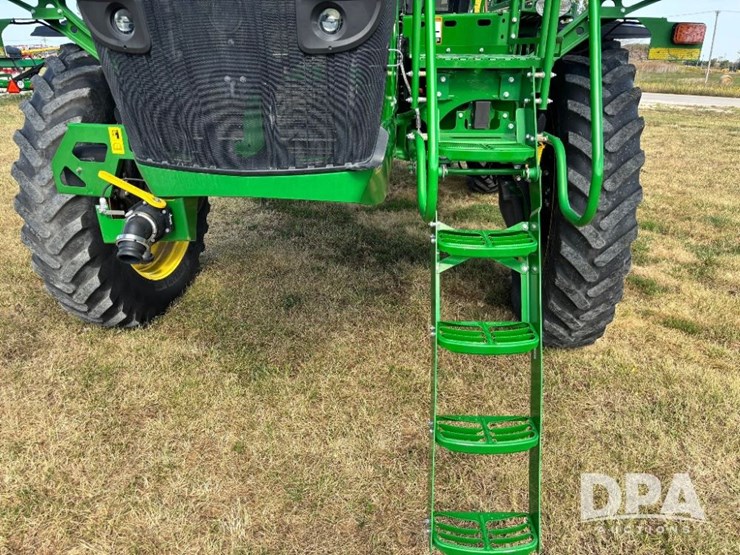 2019-john-deere-r4045-image-121