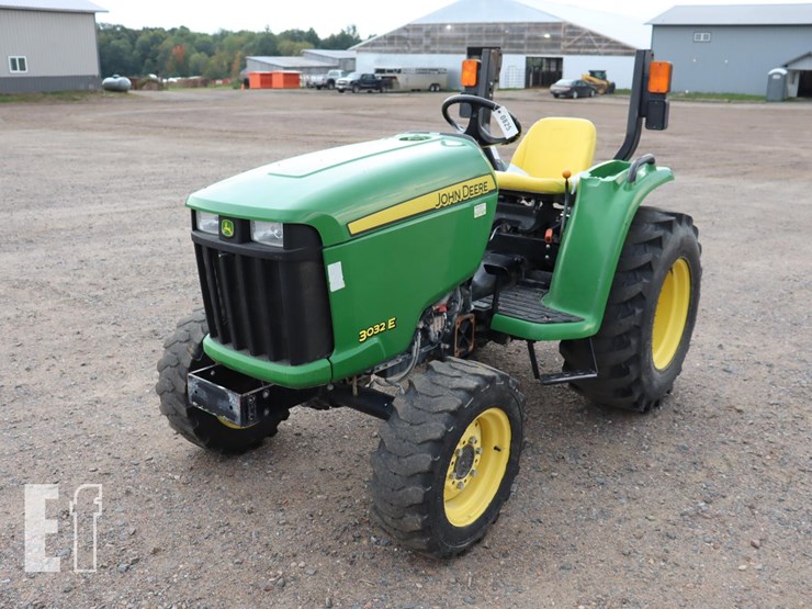 john-deere-3032e-image-3