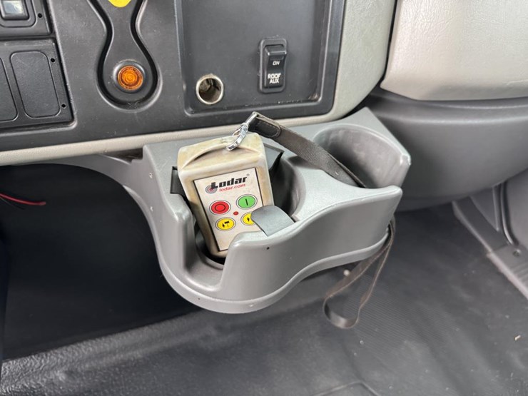 2017-international-durastar-4300-image-45