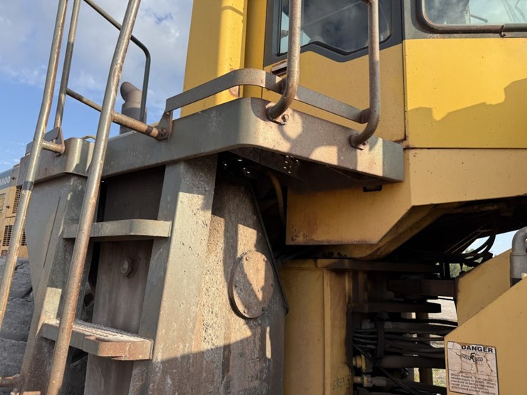 komatsu-wa600-image-38