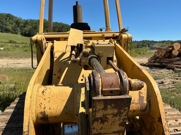 caterpillar-943-image-15