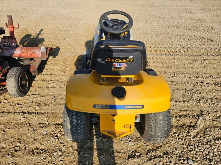 cub-cadet-lt2138-image-4