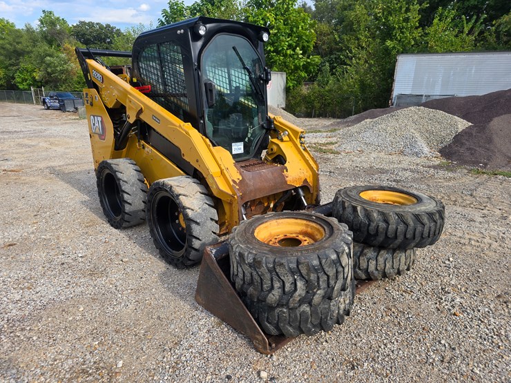 2020-caterpillar-262d3-image-28