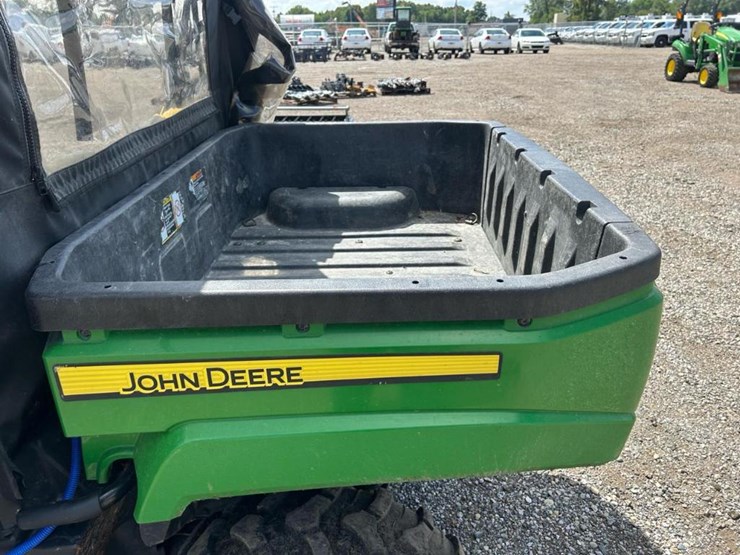 2016-john-deere-gator-image-26