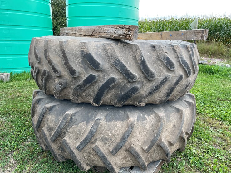 #7118-•-set-of-18.4-r38-bolt-on-dual-tractor-tires-image-14