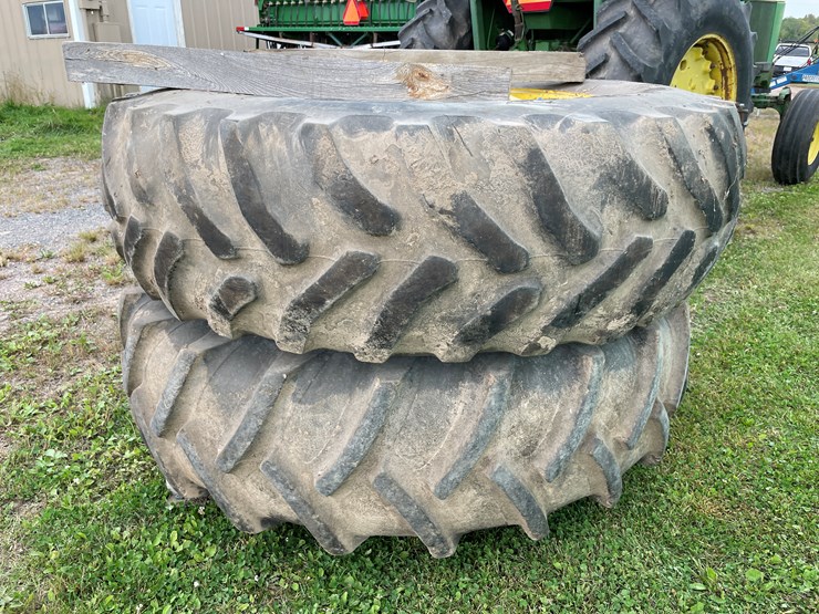 #7118-•-set-of-18.4-r38-bolt-on-dual-tractor-tires-image-12