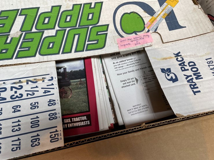 #7182-•-(2)-boxes-of-vintage-magazines-image-9