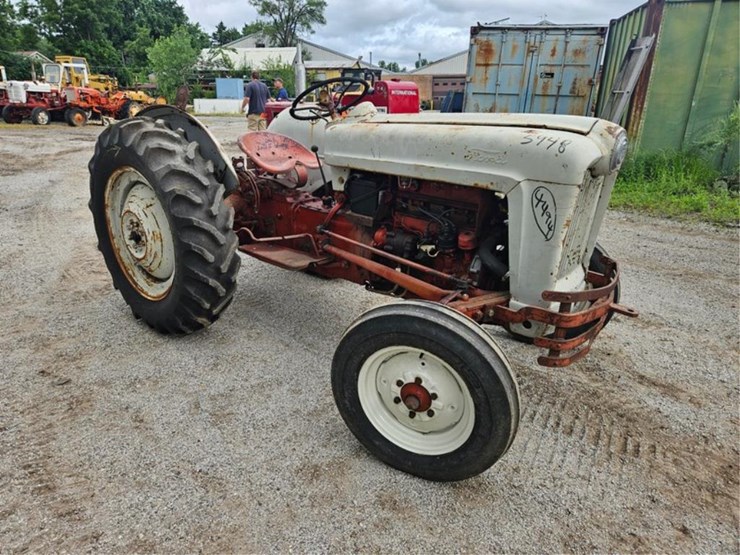 2017-ford-tractor-image-7