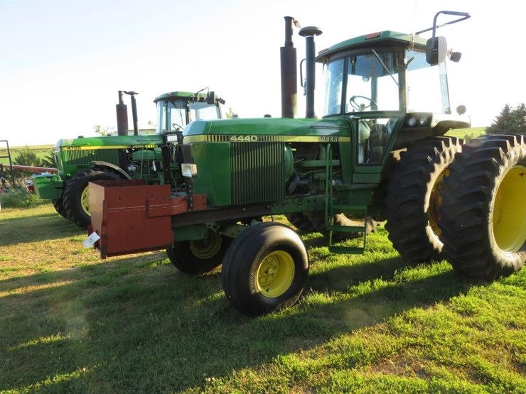 john-deere-4440-image-12