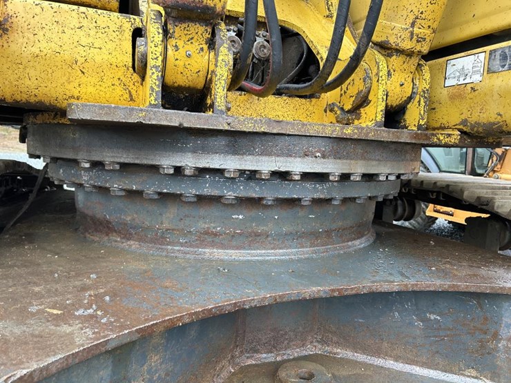 komatsu-pc270-lc-image-48