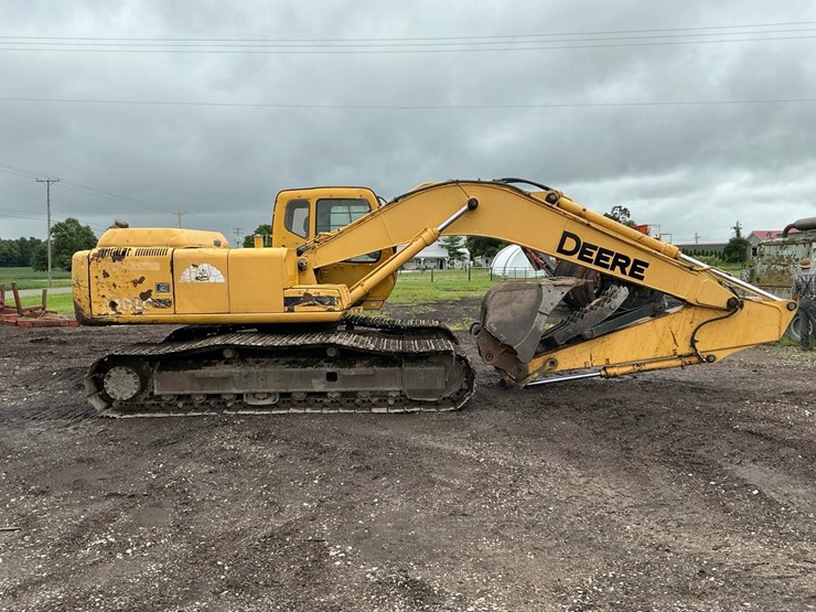 deere-200-lc-image-14