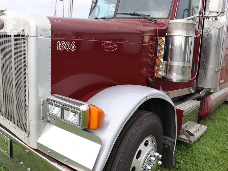 2006-peterbilt-379-image-23