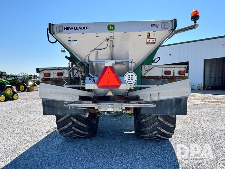 2019-john-deere-f4365-image-13
