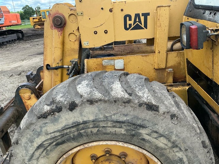 caterpillar-th82-image-22