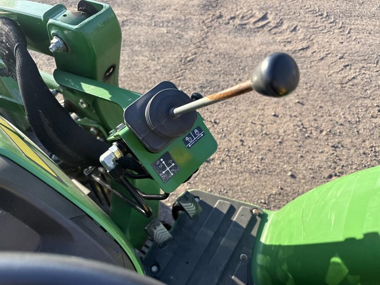 john-deere-3032e-image-15