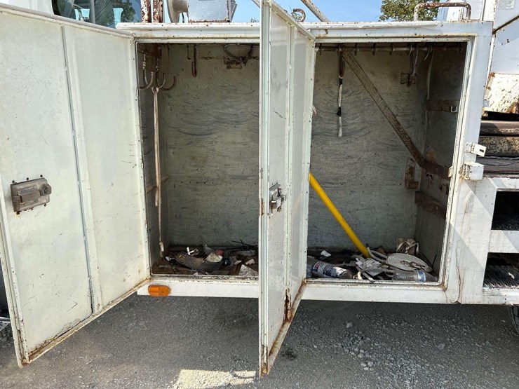 2005-international-durastar-4300-image-17