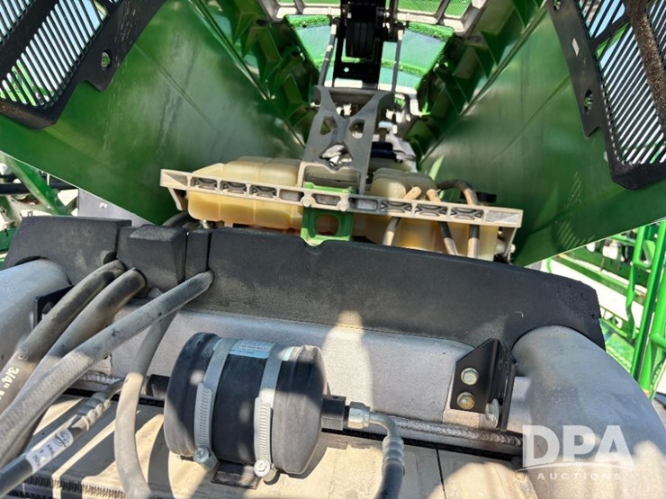 2017-john-deere-r4038-image-34