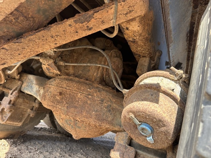 1997-mack-dm690s-image-29