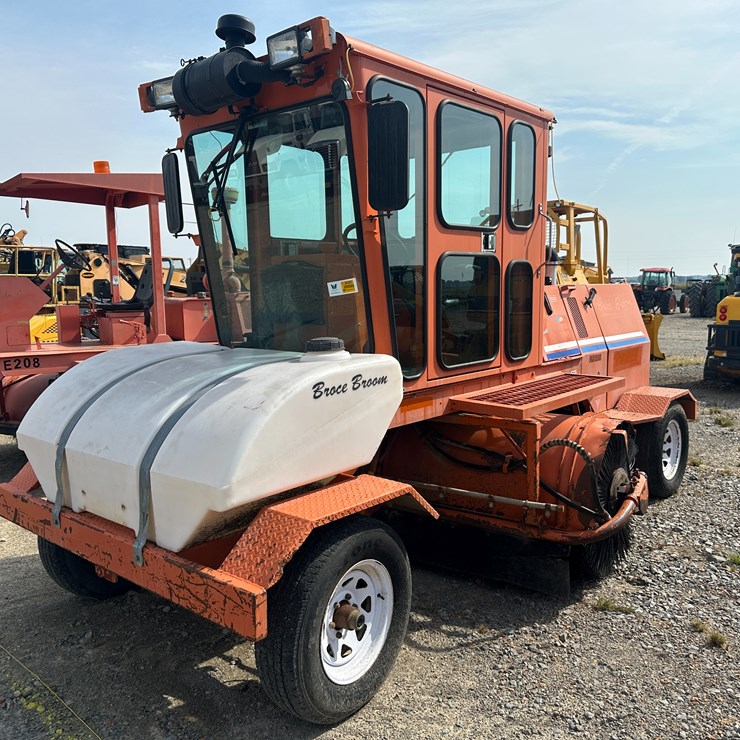 2010 BROCE RJ350