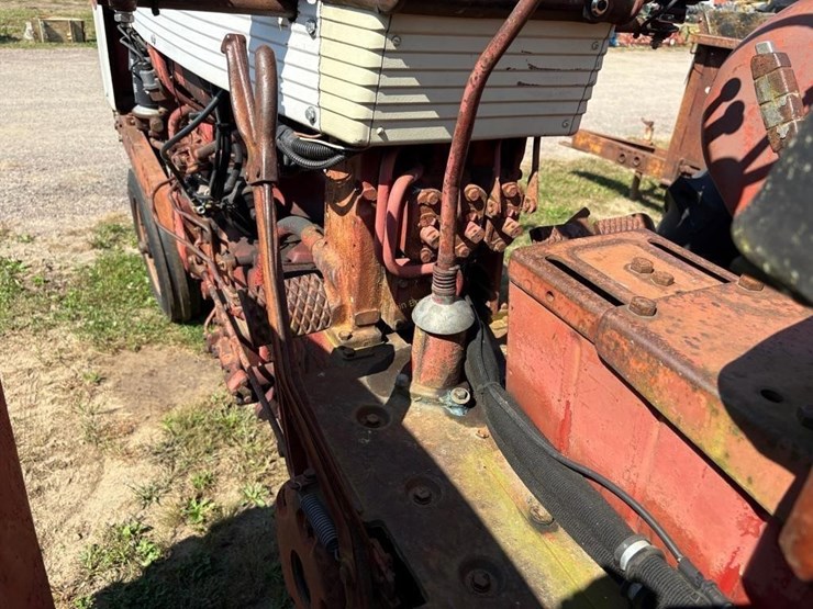 farmall-460-tractor-image-10