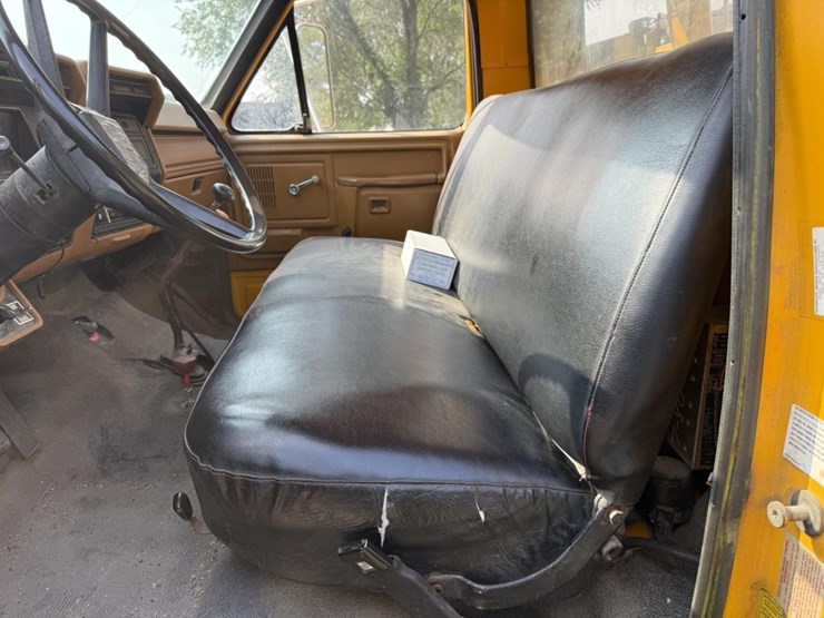 1980-ford-f800-image-41