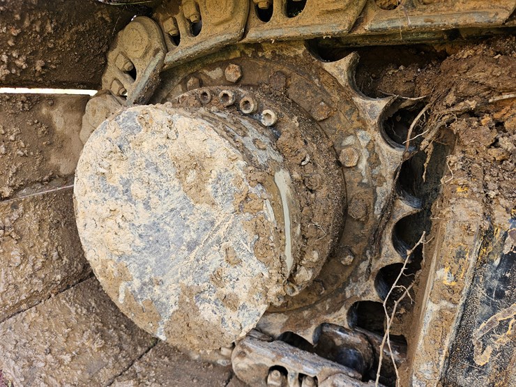 2017-caterpillar-336f-image-91