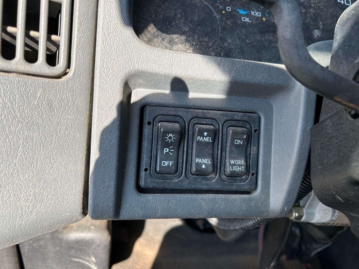 2005-international-durastar-4200-image-14