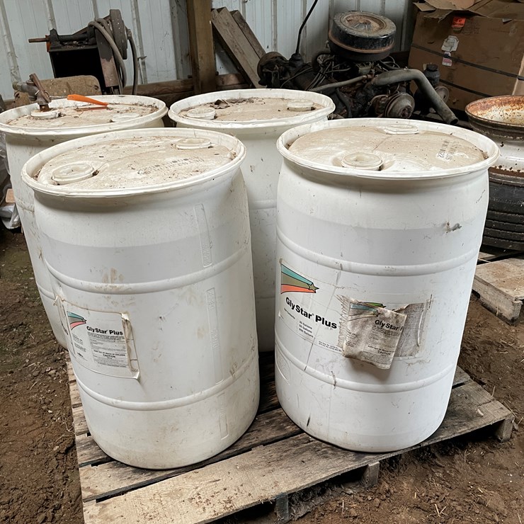 #7154 • (4) 30 Gallon Plastic Drums