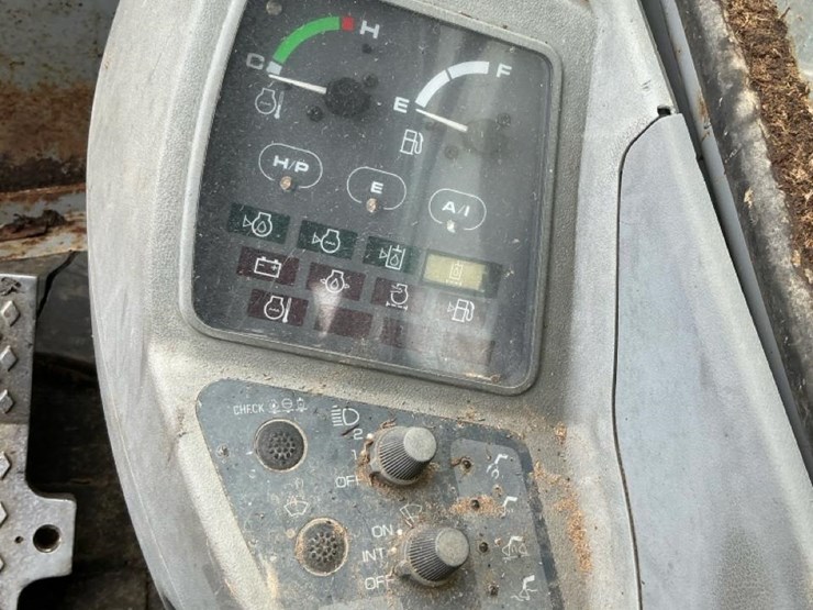 deere-200-lc-image-57