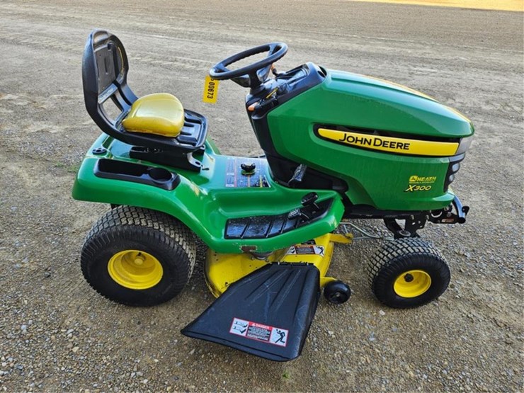 john-deere-x300-image-6