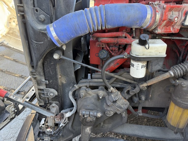 2022-peterbilt-579-image-16