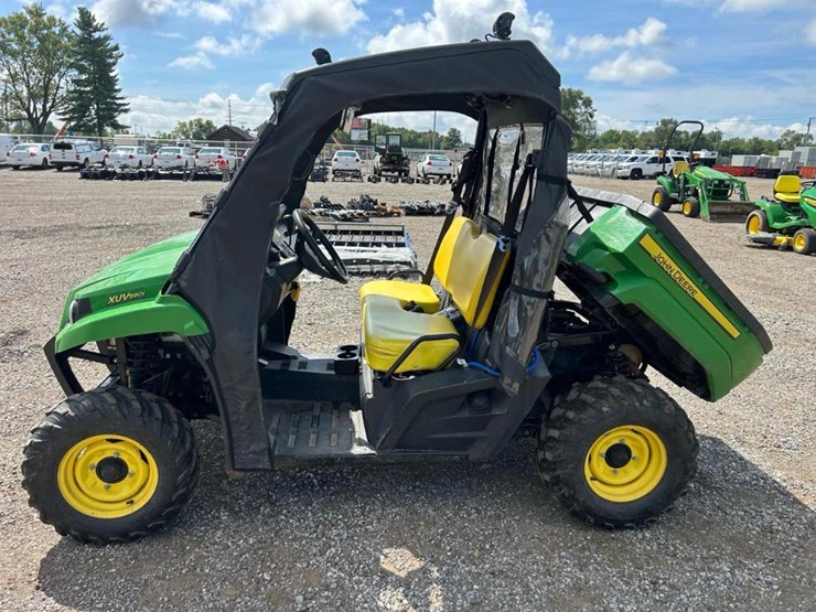 2016-john-deere-gator-image-4