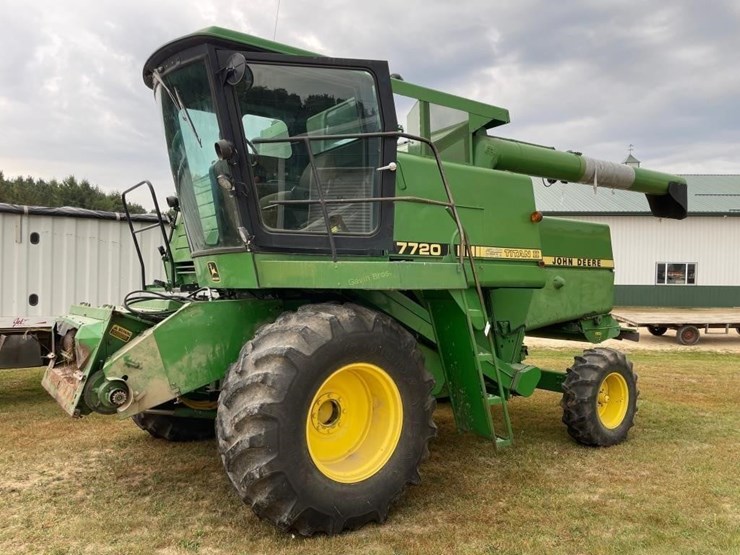 john-deere-7720-titan-ii-image-1