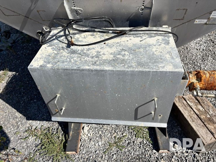 2019-john-deere-f4365-image-13