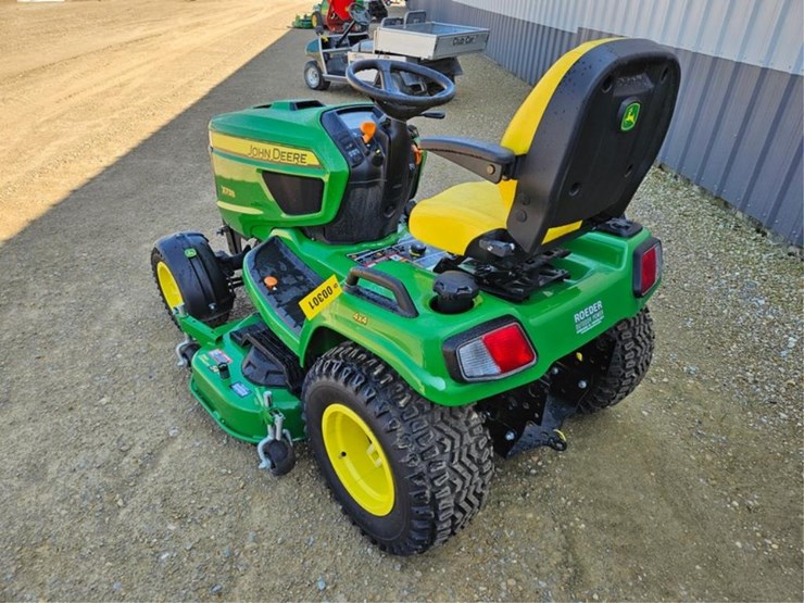 john-deere-x738-image-3