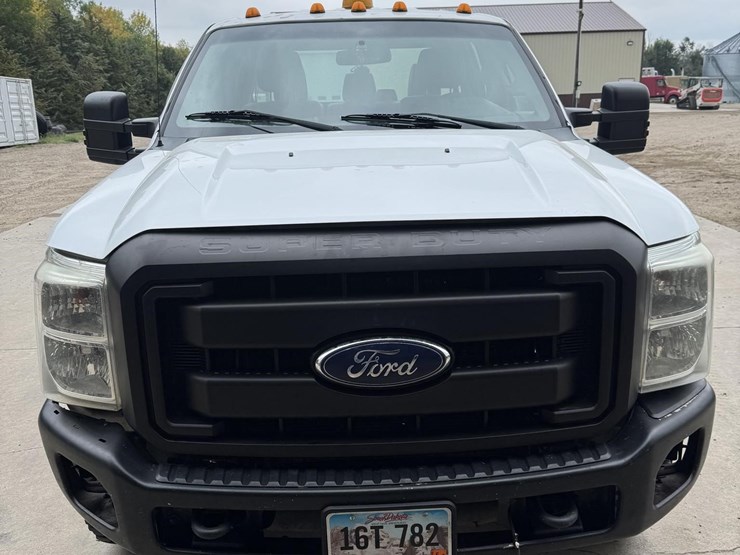 2016-ford-f350-xl-image-2