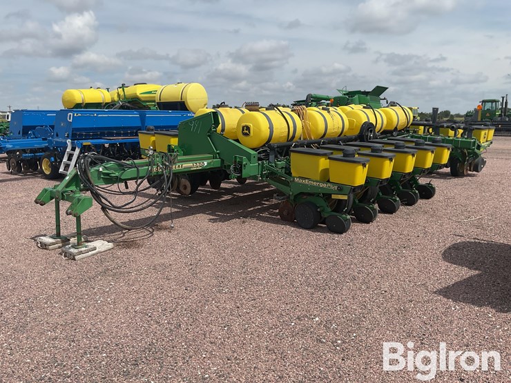 2001-john-deere-1770-image-1