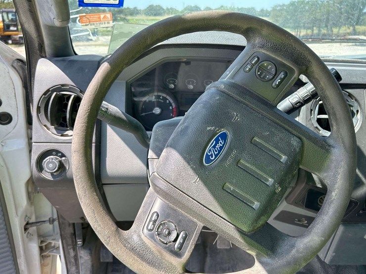 2015-ford-f350-image-12