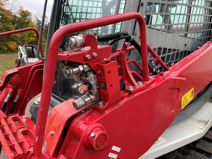2020-takeuchi-tl10v2-image-12