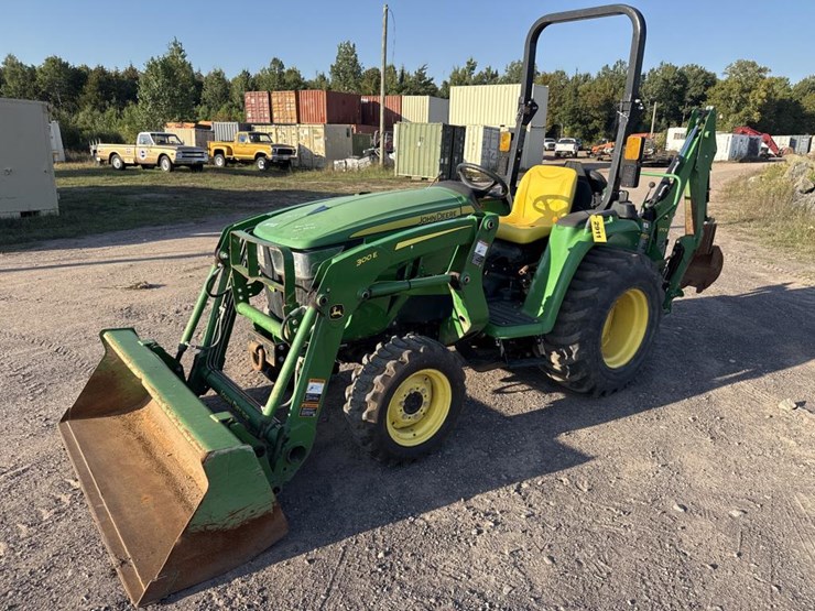 john-deere-3032e-image-1