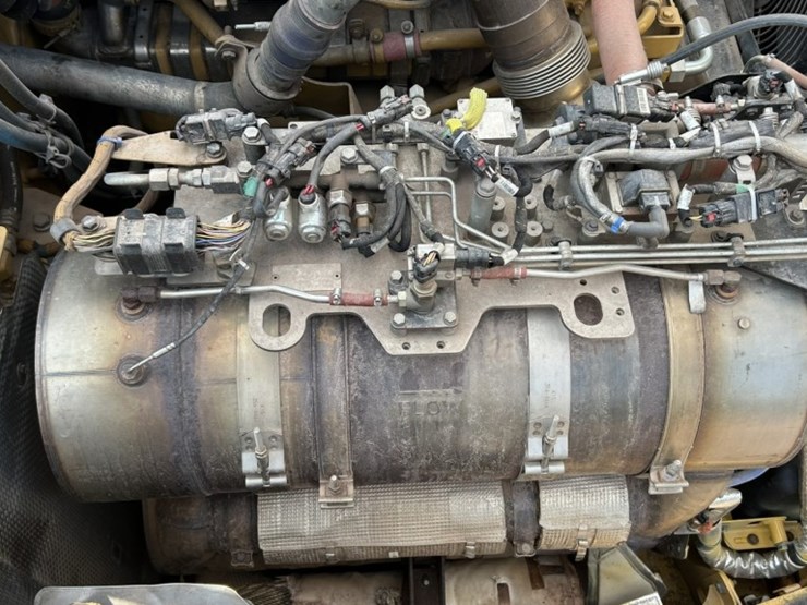 caterpillar-745-image-53