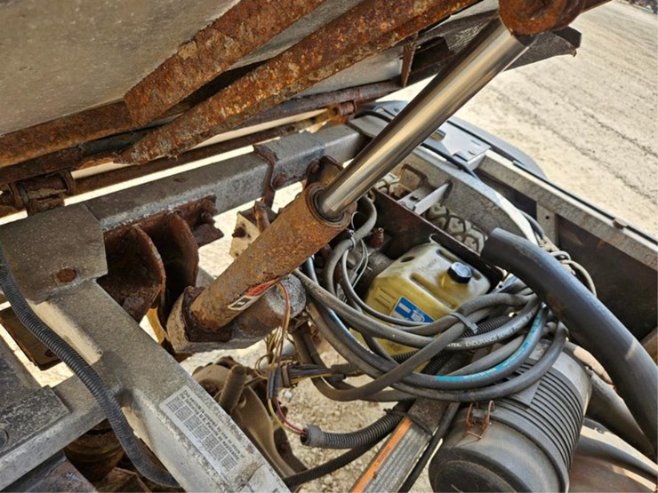 bobcat-2300-image-17