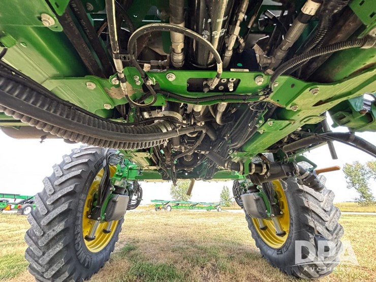 2019-john-deere-r4045-image-32