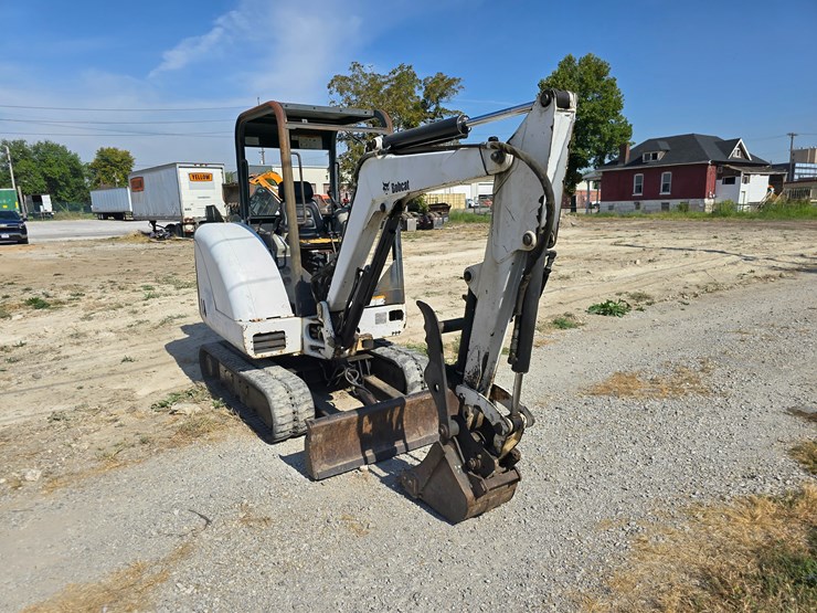 2003-bobcat-328d-image-35